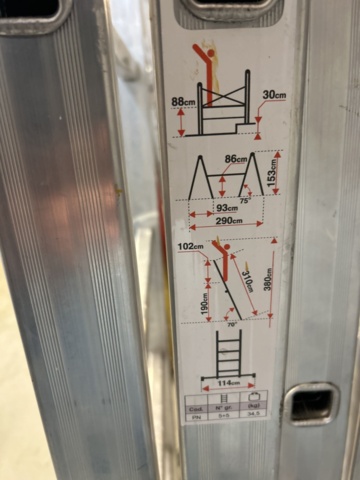 1455022-15 Collection with ladders, trestles and safety board