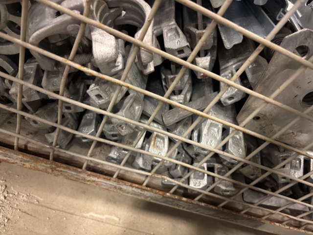 1443793-19 Parti med byggställningsdelar - MJ Gerüst m.fl.