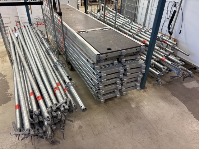 1443793-1 Parti med byggställningsdelar - MJ Gerüst m.fl.