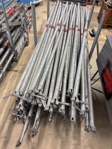 1443794-19 Parti med byggställningsdelar Scafom-rux m.fl.