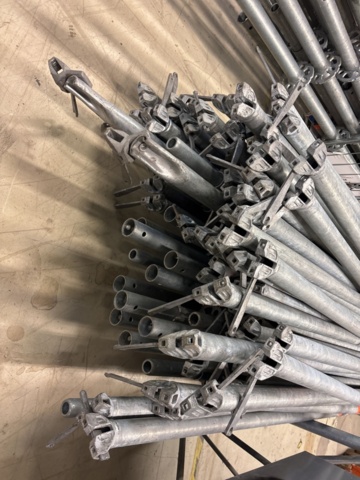 1443794-20 Parti med byggställningsdelar Scafom-rux m.fl.