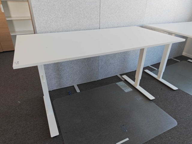 1435739-2 Desk 3 pcs