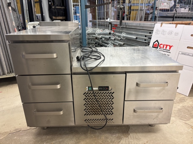 Refrigerated counter with 5 drawers - PS Auction - We value the future ...