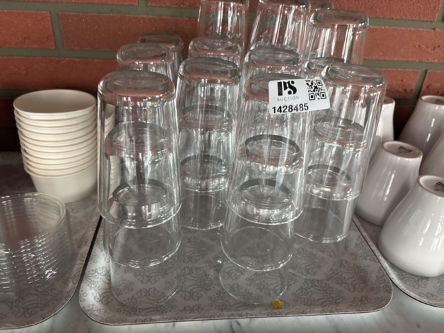 1428485-5 Collection of various porcelain and serving items