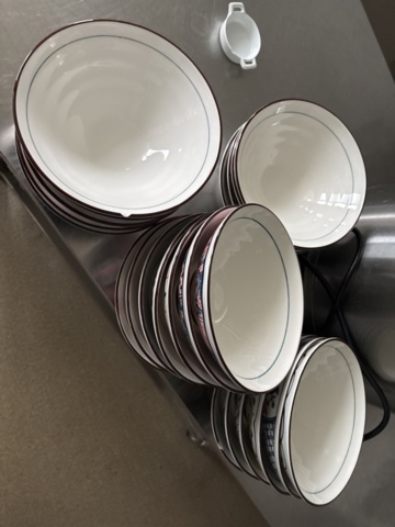 1428485-16 Collection of various porcelain and serving items