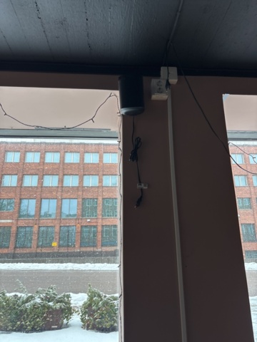 1428486-7 Wall-mounted speaker - Sonos One