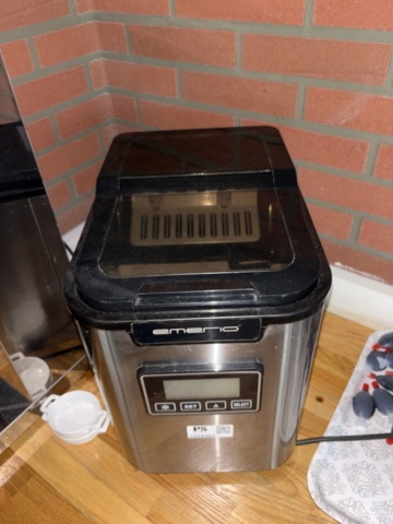 1428487-3 Ice machine - Emerio