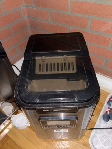 1428487-4 Ice machine - Emerio