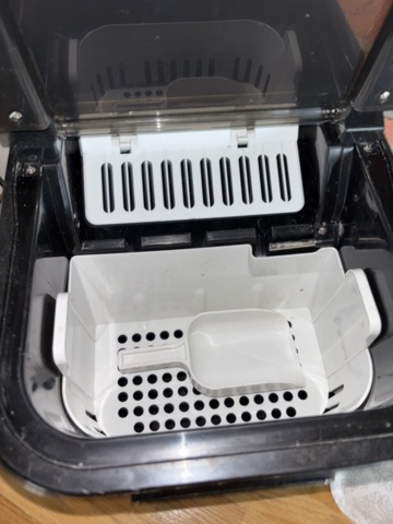 1428487-5 Ice machine - Emerio