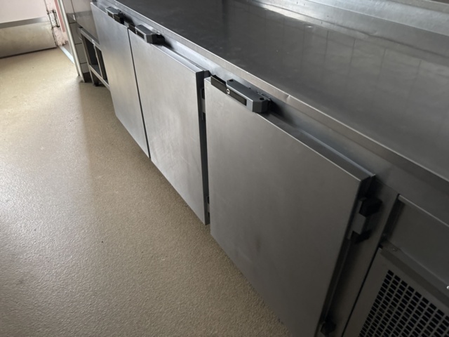 1428496-8 Refrigerated counter with cooling channel and 3 cabinets