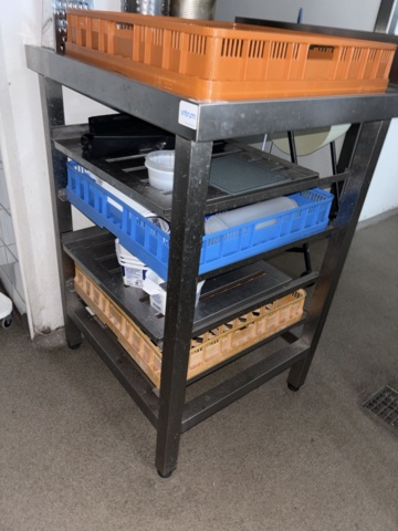 1428499-3 Stand for trays including trays