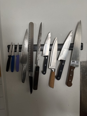 1428501-4 Collection of various kitchen accessories