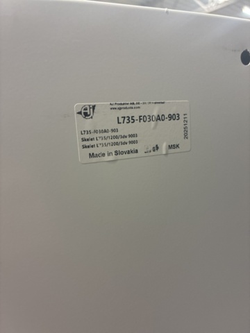 1492978-14 Elevskåp ROZ 3 sektioner, inkl. sockel, 1510x1200x550 mm, grön