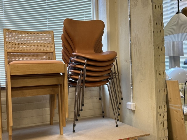 1457528-34 Designmöbler och inredning - Cassina, Fritz Hansen, Vitra, Louis Poulsen m.fl.