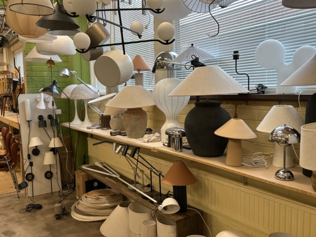 1457528-72 Designmöbler och inredning - Cassina, Fritz Hansen, Vitra, Louis Poulsen m.fl.