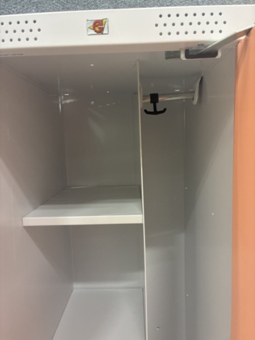 1492977-8 Elevskåp ROZ 3 sektioner, inkl. sockel, 1510x1200x550 mm, röd