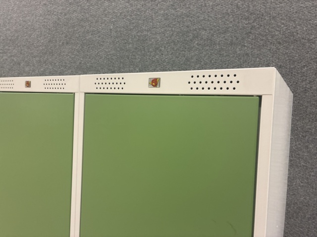 1492979-4 Elevskåp ROZ 3 sektioner, inkl. sockel, 1510x1200x550 mm, grön