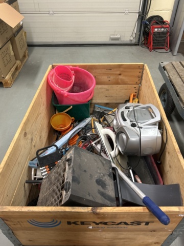 1470260-1 Pallet / miscellaneous lot of workshop equipment and electrical items