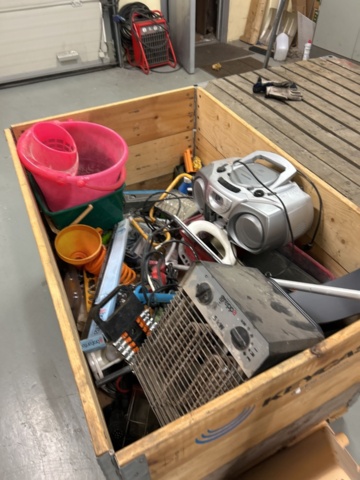 1470260-2 Pallet / miscellaneous lot of workshop equipment and electrical items