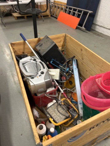 1470260-4 Pallet / miscellaneous lot of workshop equipment and electrical items