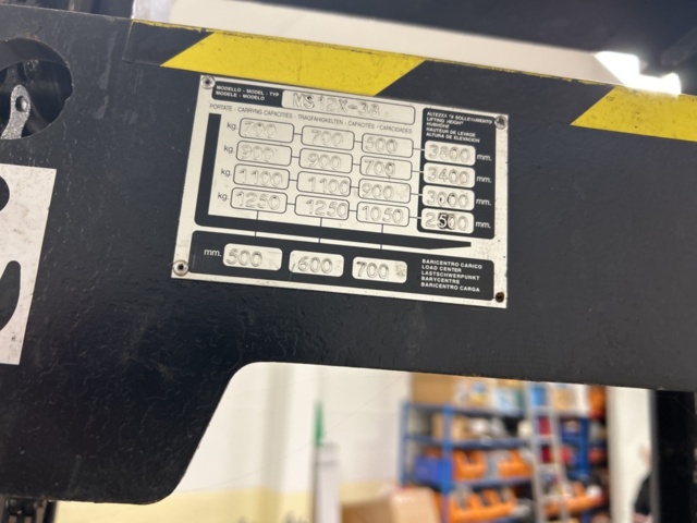 1470261-6 Yale articulated stacker / ride stacker