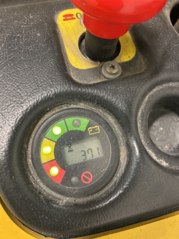 1470261-15 Yale articulated stacker / ride stacker