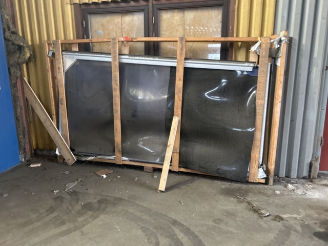 1470263-2 Clearway folding doors