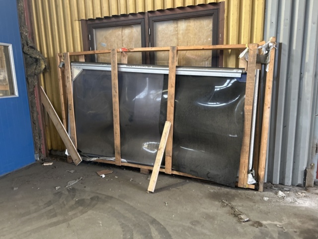 1470263-3 Clearway folding doors