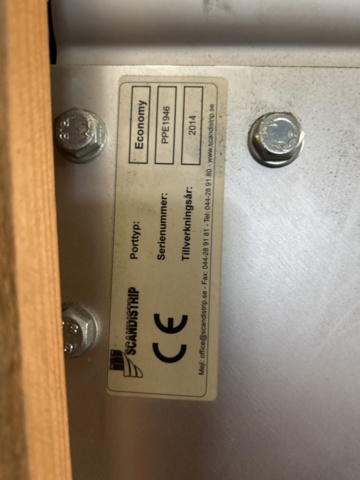 1470263-5 Clearway folding doors