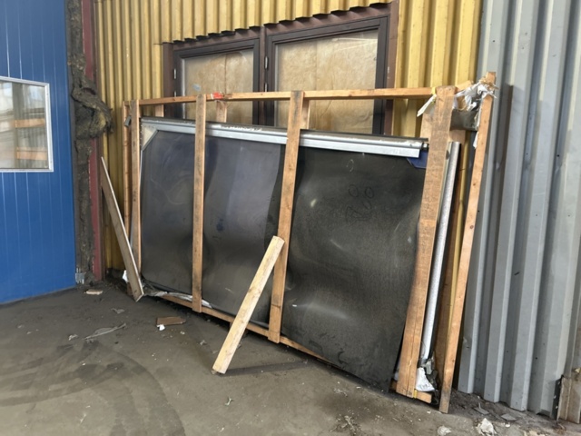1470263-8 Clearway folding doors