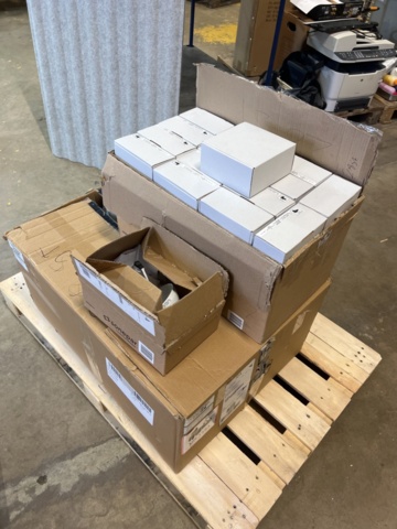 1384782-7 Lot with exit signs and emergency lighting - Cardi SolidLED / Optiled