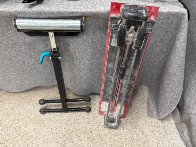 1482189-11 9 machines with accessories and tool boxes