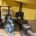 1445028-4 Lot of pipe vices and bench vices