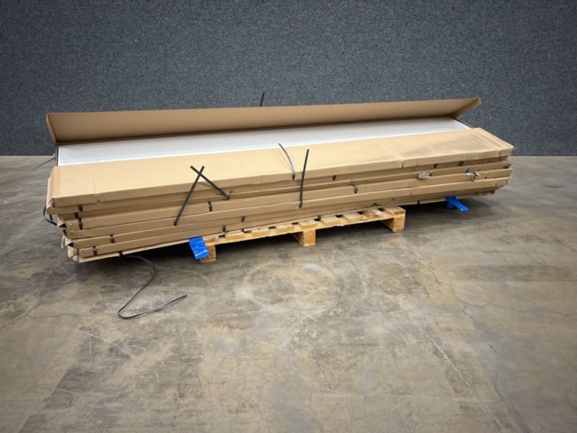 1493245-1 Assortment of covers for wardrobes