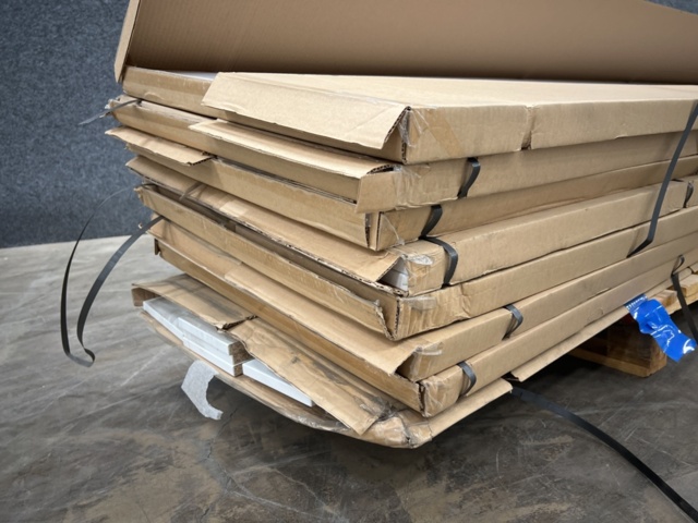 1493245-2 Assortment of covers for wardrobes