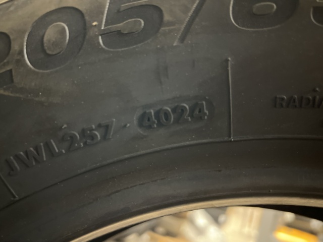 1493256-5 4 st Sommardäck LingLong 205/65 R16