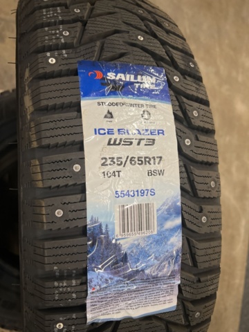 1493257-3 4 st Dubbdäck Sailun 235/65 R17