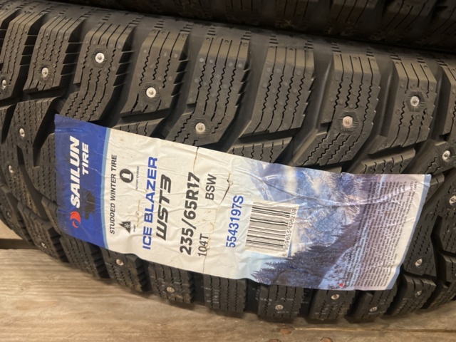 1493257-6 4 st Dubbdäck Sailun 235/65 R17