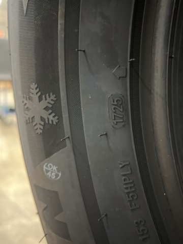 1493257-7 4 st Dubbdäck Sailun 235/65 R17