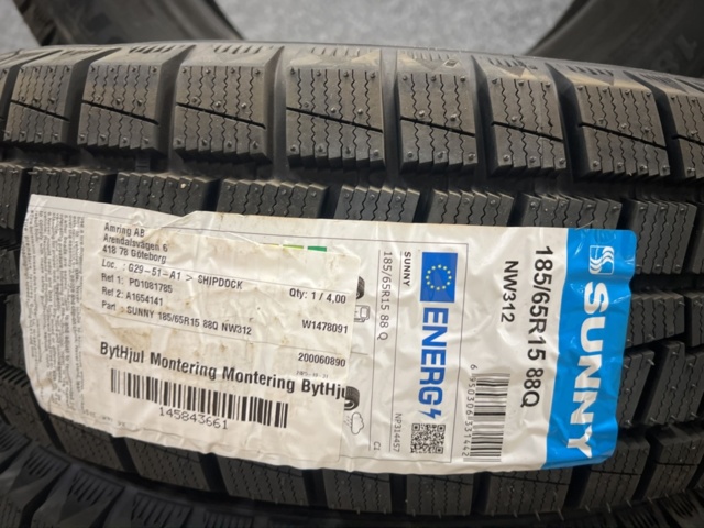 1493258-5 4 pcs Friction tires Sunny 185/65 R15