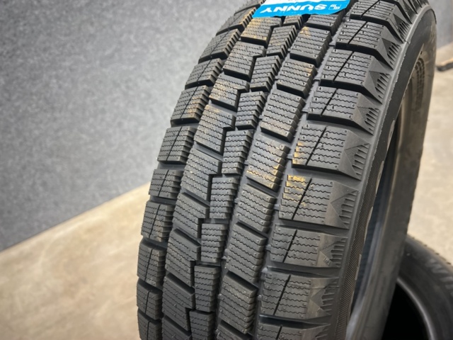 1493259-3 4 st Friktionsdäck Sunny 195/65 R15