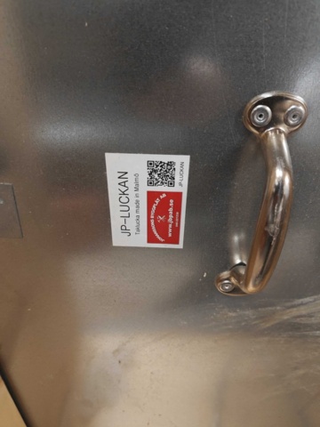 1435743-9 Allt i containern: Byggnadsmaterial (främst för tak), verktyg och byggtillbehör