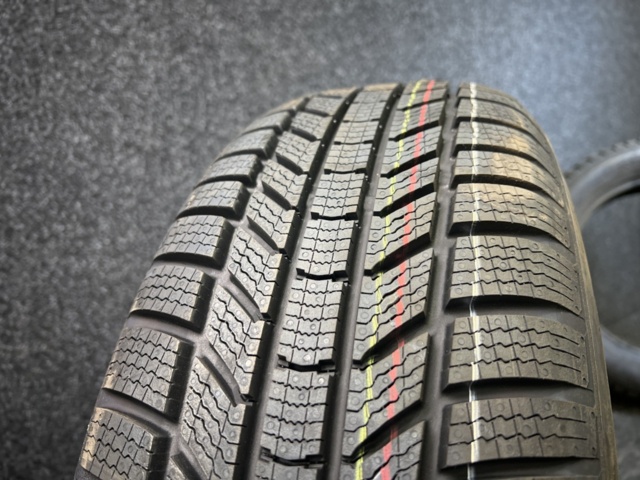 1493288-3 1 st Friktionsdäck Continental 215/60 R17