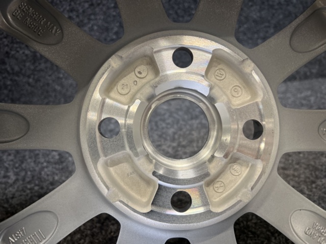 1493348-9 2 st Fälgar till Ford - 2238241