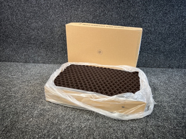 1493350-1 Ca 11.400 st Plastbehållare för Conditioner Shine & Volume, 30ml