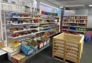 1367201 Samtliga butikshyllor i butiken