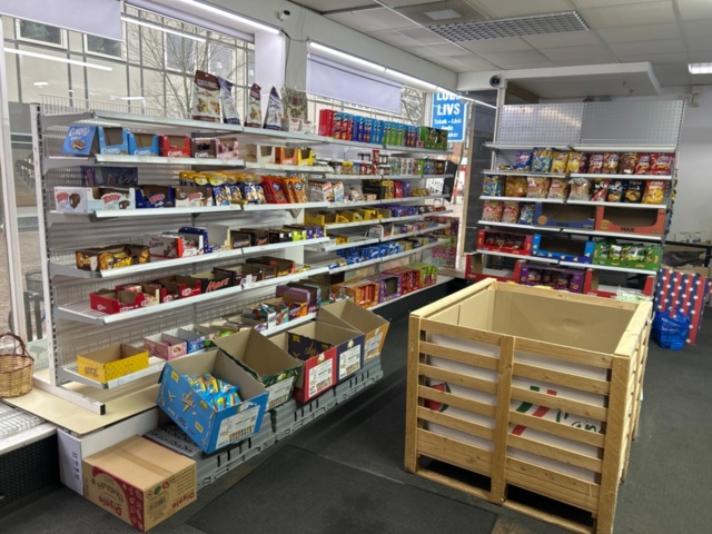 1367201-1 Samtliga butikshyllor i butiken