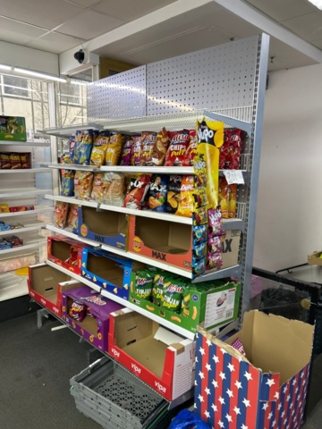 1367201-5 Samtliga butikshyllor i butiken