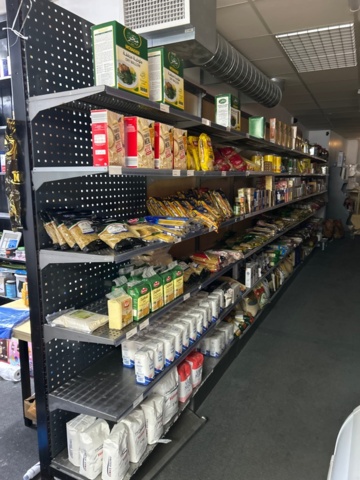 1367201-6 Samtliga butikshyllor i butiken