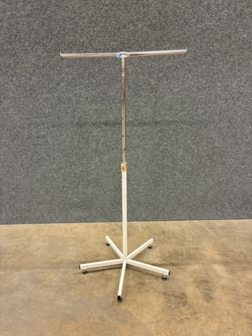 1493446-2 5 pcs Clothes racks